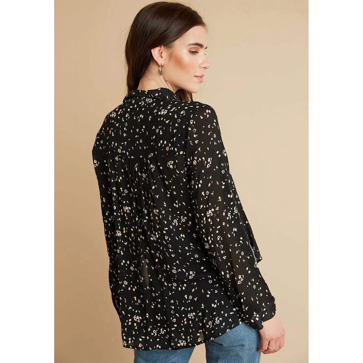 Rounded Hem Pocket Button Down